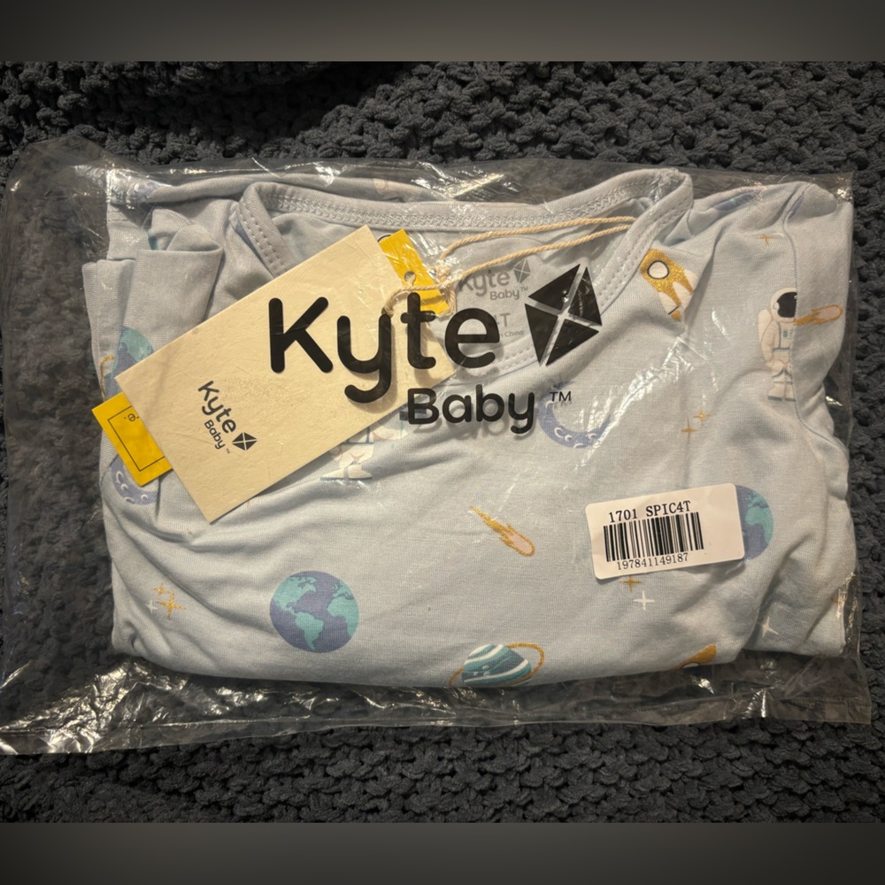 Kyte BABY Ice Blue Space Pajama Set